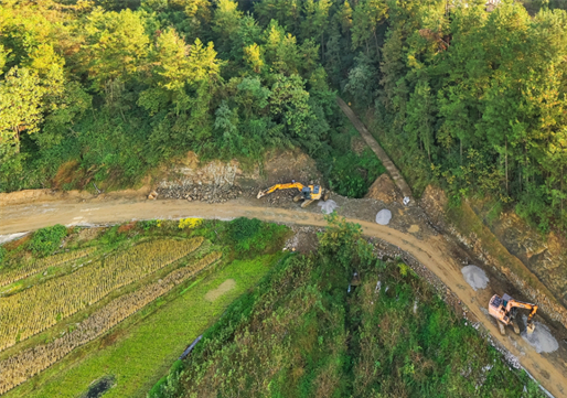 Zhongxian County: Speeding up the Construction of Daling Mountain Tourist Highway