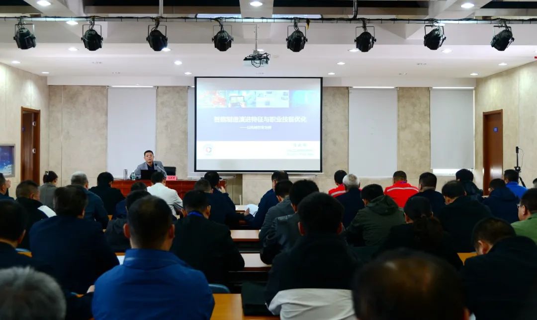 On the Development of Pengcheng: 60 Craftsmen from Big Countries Walk into XCMG for Research and Exchange