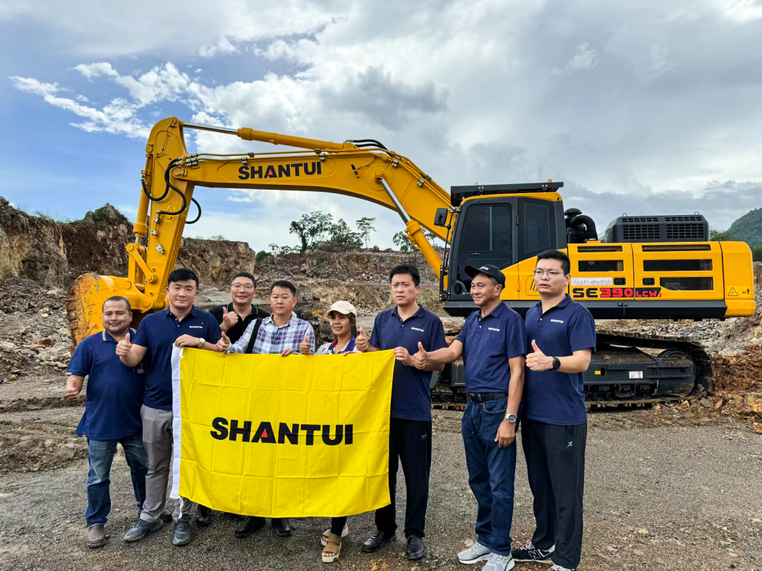 Shantui Excavator Appears in Thai Market