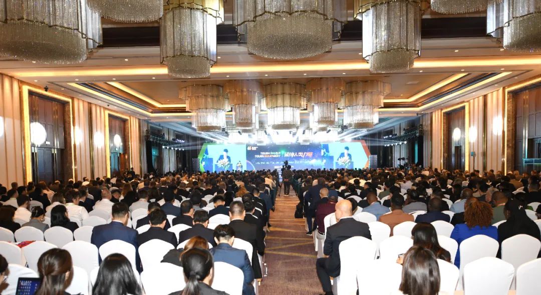 Win-Win | Liugong 2023 Annual Meeting of Global Distributors Successfully Held!