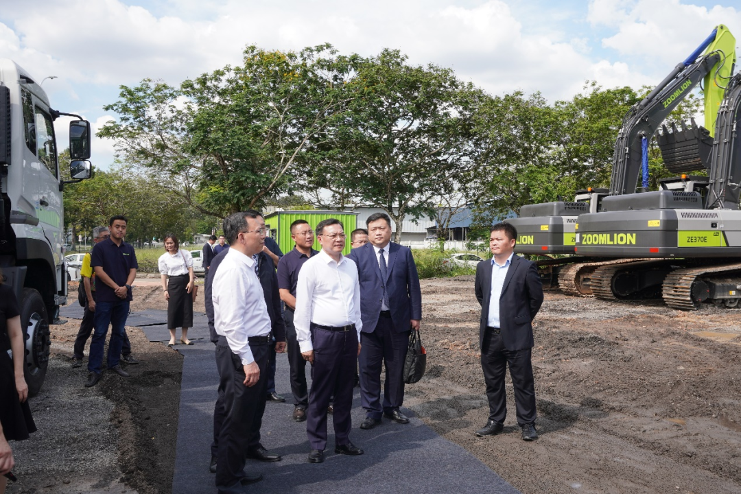 Jointly Creating the Future | Hunan Provincial Government Delegation Visits Zoomlion Malaysia Subsidiary