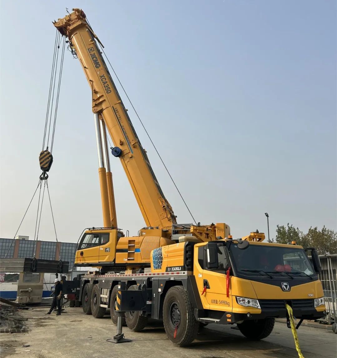 Yuchai Machine + 350-ton XCMG All-Terrain Crane is out of the circle!