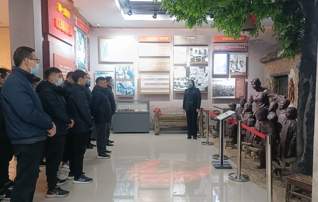 Listening to the Story of Red Sister-in-law and Inheriting the Spirit of Yimeng — — Shandong Lingong Launches a Series of Red Theme Education Activities