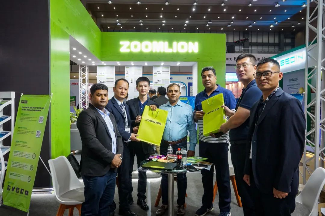 Aurora Green "Encircles Fans" in Bangladesh, Zoomlion Is Popular in the Exhibition