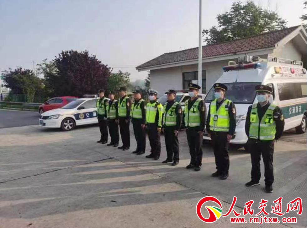 To carry out the special action of "Skynet" to enforce the law on the road of dangerous goods transportation, the five brigades of Lianxu have built a strong line of defense for the safety of dangerous chemicals.