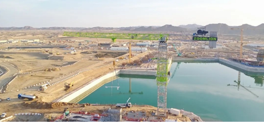 Zoomlion Super Large Tower Crane Helps Build Saudi New Future City Project