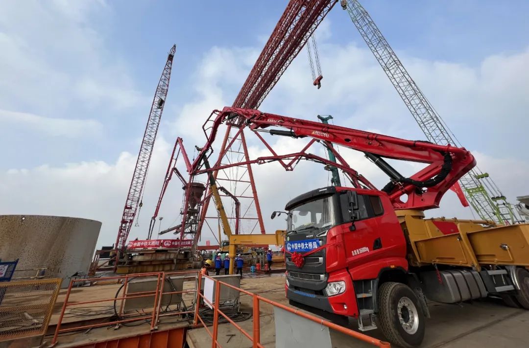 Super engineering! Sany Helps the Successful Pouring of the World's Widest Sea-Crossing Bridge Pier