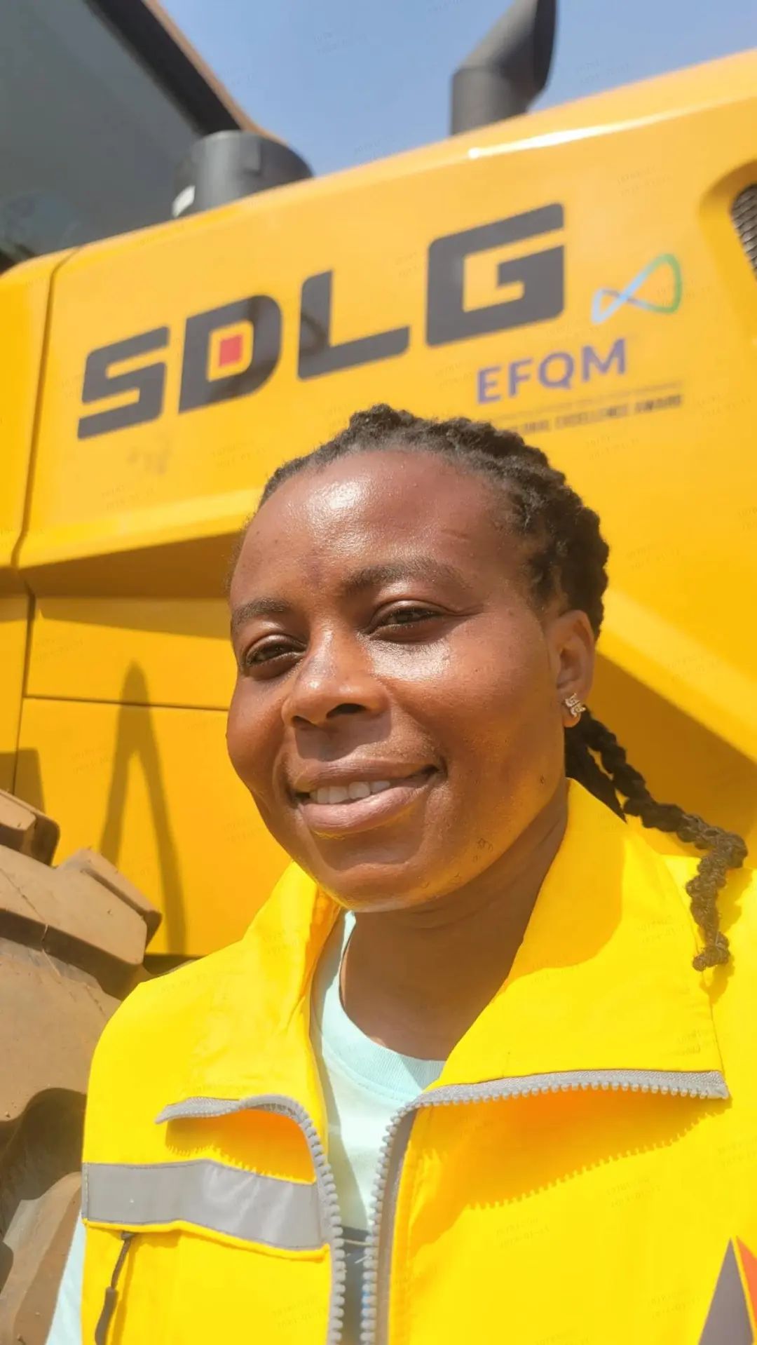 Shandong Lingong: Ghana Miss. Cee: From Housewife to Loader Driver!