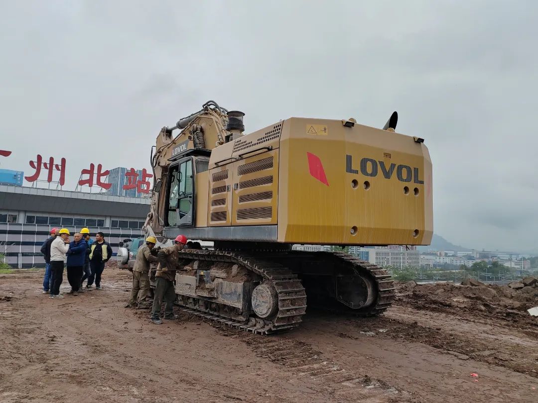 Lovol FR700F Excavator Helps Chongqing High-speed Railway Station Expansion!