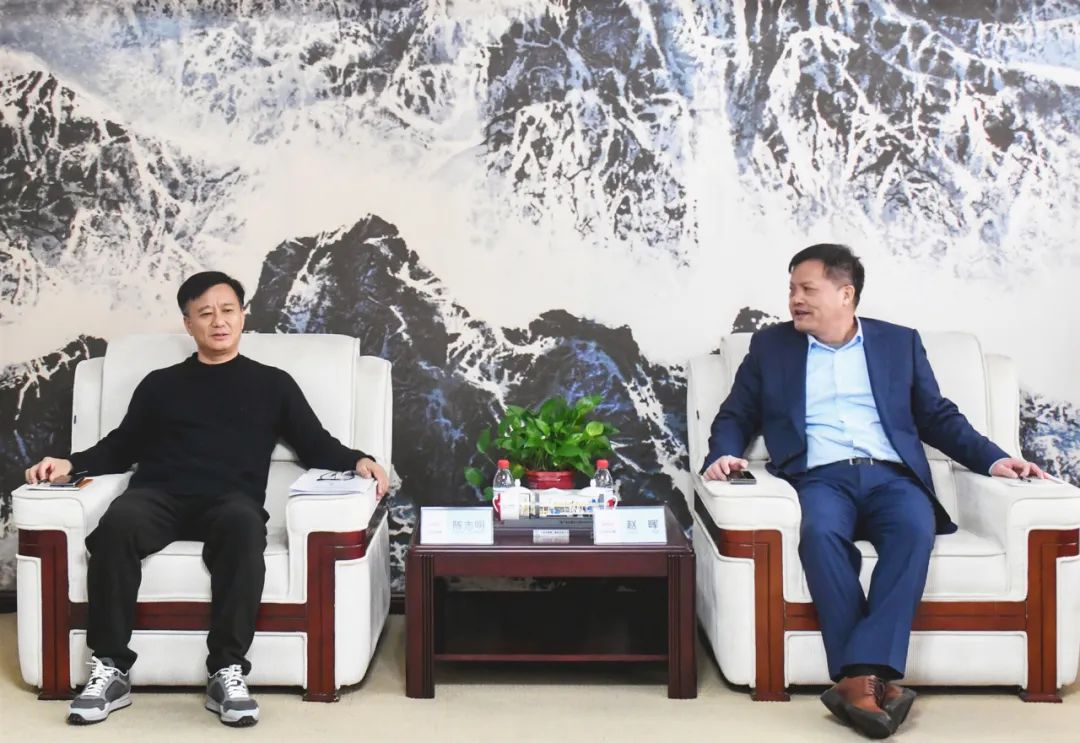 Zhao Hui, Party Secretary and Chairman of China Railway Construction Heavy Industry, held talks with Chen Zhiming, Party Secretary and Chairman of China Railway 11th Bureau