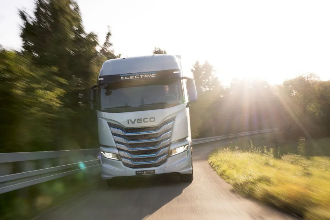 Build up power for net zero carbon emission? Equipped with FPT eAX 840-R electric drive axle, Iveco S-eWay electric vehicle is released