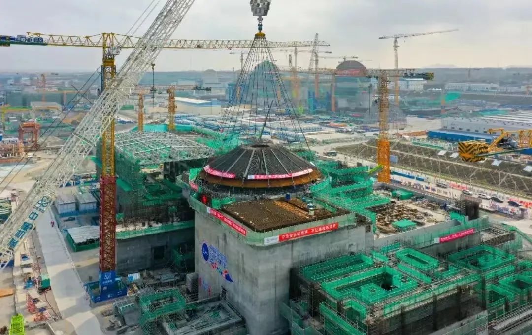 Finish the last piece of the puzzle! Zoomlion Crane Successfully Hoisted the Outer Dome of "Linglong No.1"