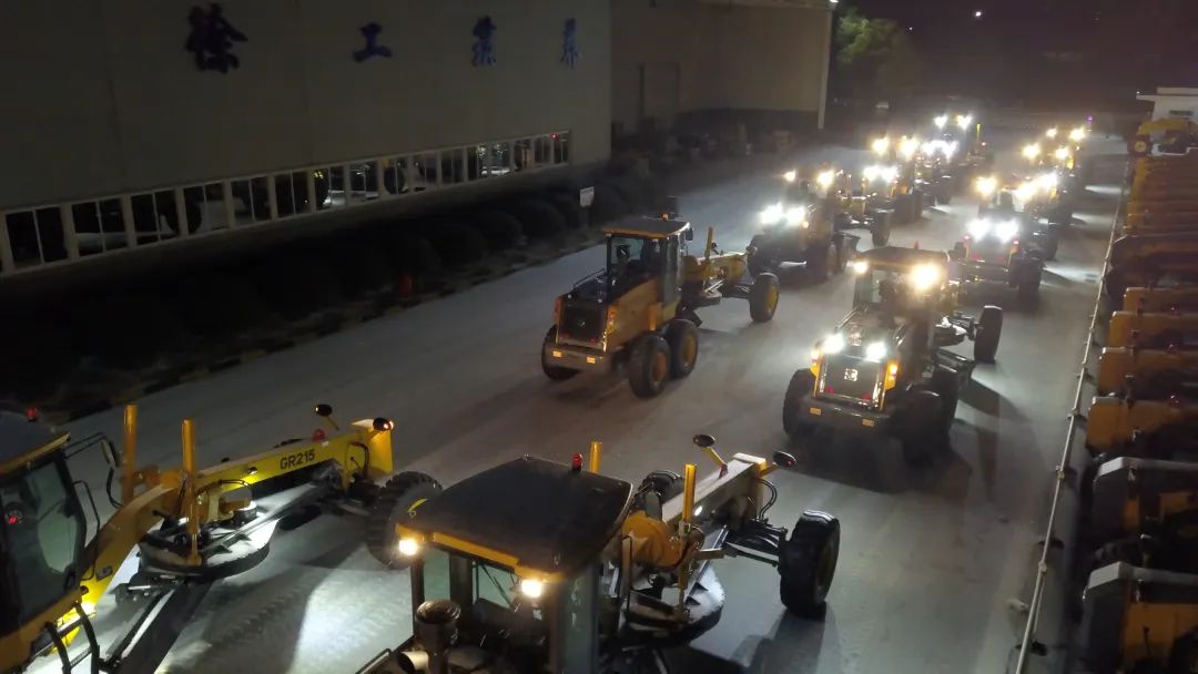 Fighting day and night, Xugong grader ensures citizens' road travel!