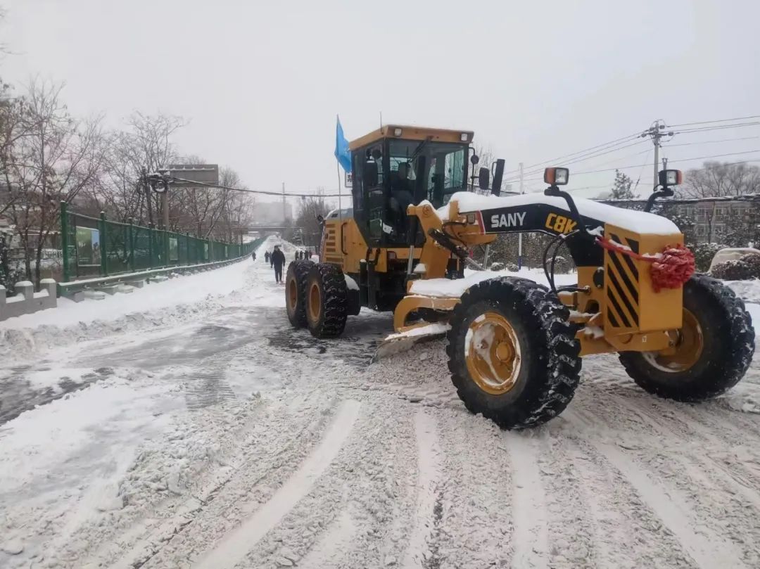 Hardcore snow removal! The Trinity Power in the heavy snow in Shanxi!