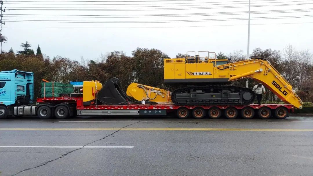 Shandong Lingong E6780H Large Excavator Launched in Central Asia