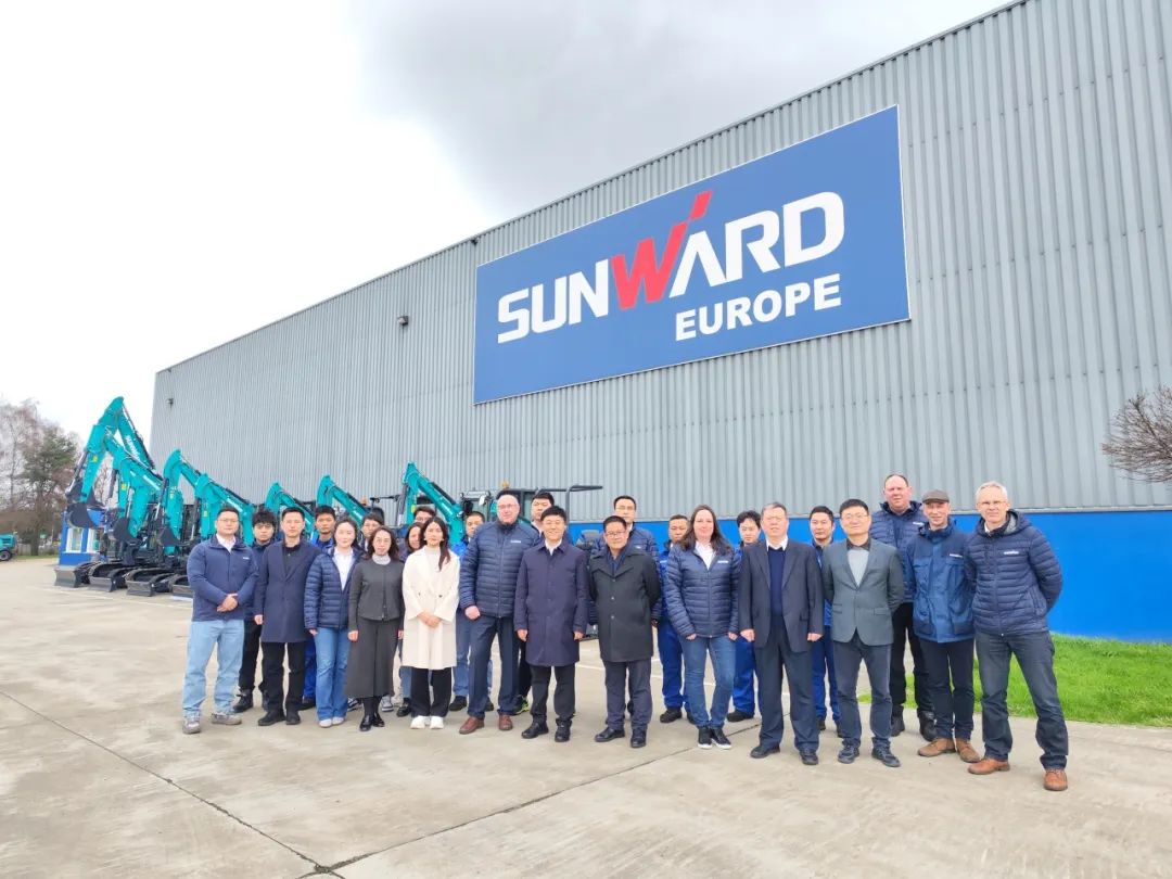 Jing Guangjun, Secretary of the Party Committee and Chairman of Guangzhou Industrial Control, led a team to visit the European subsidiary of Sunward