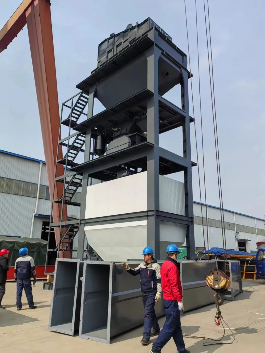 Liaoyuan Construction Machinery Co., Ltd.: installation and commissioning of the second set of export 2000 asphalt mixing station after the year before delivery