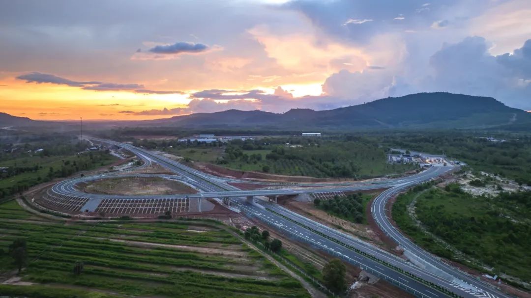 Wang Tongzhou, Member of the National Committee of the Chinese People's Political Consultative Conference, Party Secretary and Chairman of CCCC: Promoting the Green Development of the Belt and Road Initiative