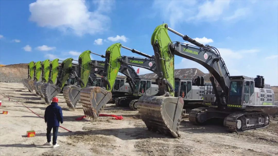 "Dig" the competitive mine! Zoomlion excavators delivered in batches to Inner Mongolia