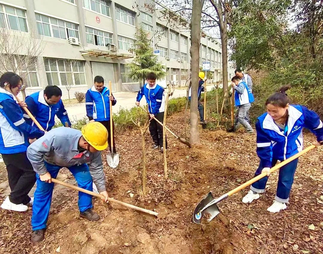 CCCC Xizhu: The Youth League Committee of the Company organized the tree planting activity of "planting this green to live up to the spring scenery"