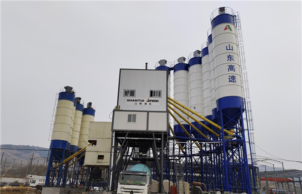 Application of Shantui Jianyou Concrete Mixing Station to Dongliang Expressway Project