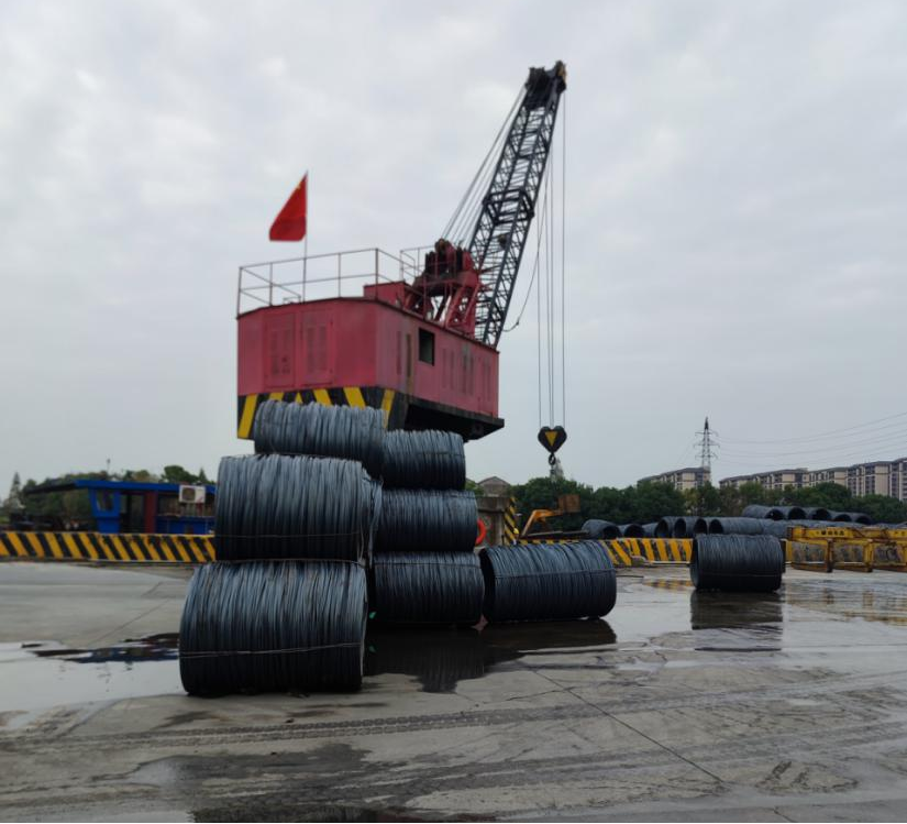 Steel Storage and Transshipment of Liugong Medium and Large Tonnage Diesel Forklift