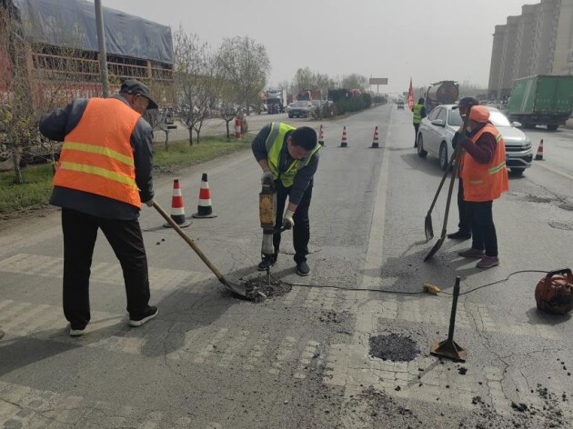 Dezhou Plain Highway Sub-Center Takes Multiple Measures to Do a Good Job in Spring Highway Maintenance