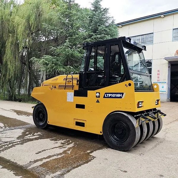 Luoyang Lutong: LTP1016H road roller is the first choice to improve the efficiency of the project and make the compacted pavement smoother!