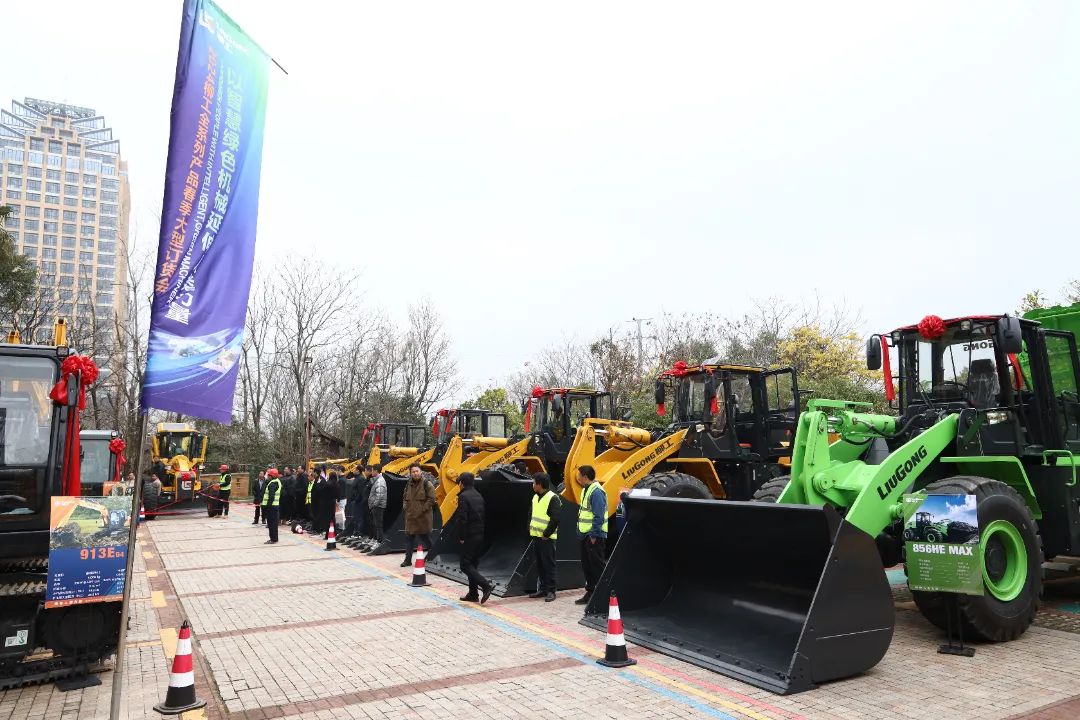 Liugong Baicheng Linkage Exhibition Raises a Boom of Buying Machines!