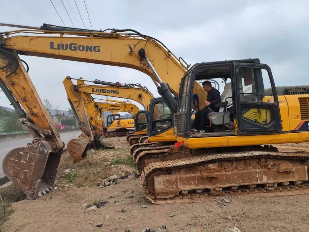 Accompanied by thousands of miles, accompanied by service | 2024 Liugong Excavator "Care for Inspection and Worry-free Start" Service in Progress