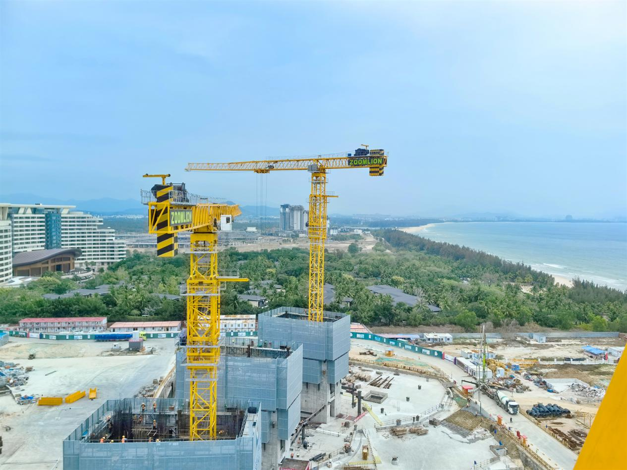 Aurora Green Meets Sanya Blue, Zoomlion R Helps Build New Landmark in Hainan