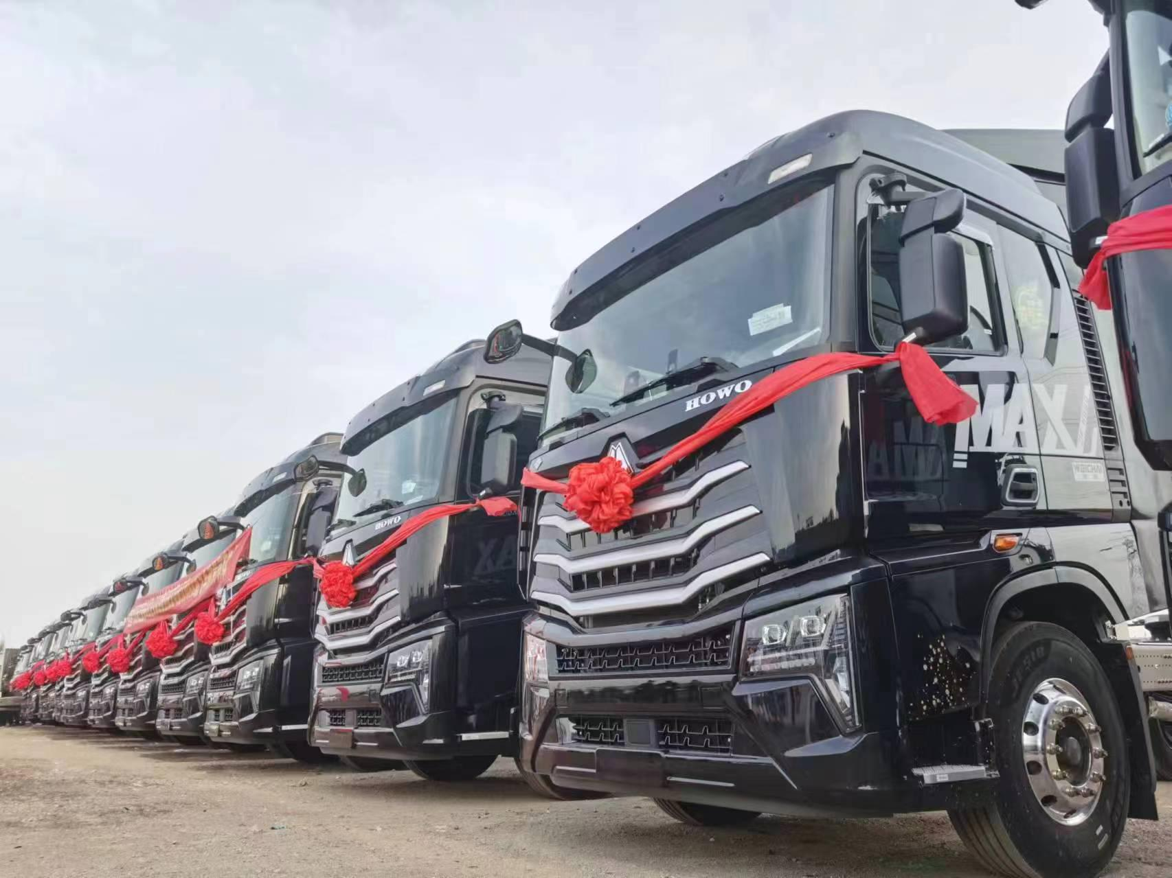 Sinotruk HOWO with Weichai, Financial Resources Rolling to 3000 L Large Capacity MAX "Solar Term King" to Help Express Tripartite Customers Start a New Journey to Create Wealth