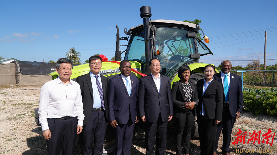 Hunan Army of Agricultural Machinery Becomes Popular in the Bahamas, Zoomlion Equipment Builds a New Bridge of Friendship