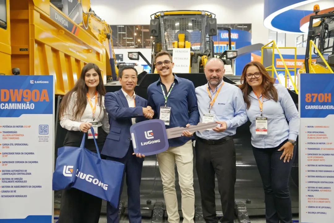 Liugong receives more than 100 equipment orders at M & T Expo
