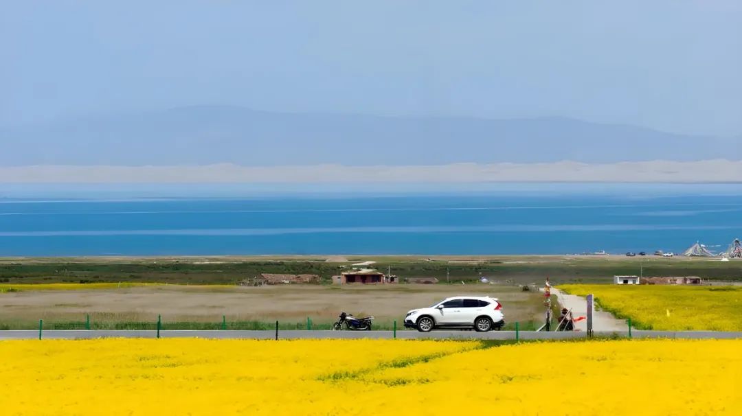 Dynapac SD Flagship Paver Helps Accelerate the Construction of Qinghai Lake Tourism Highway