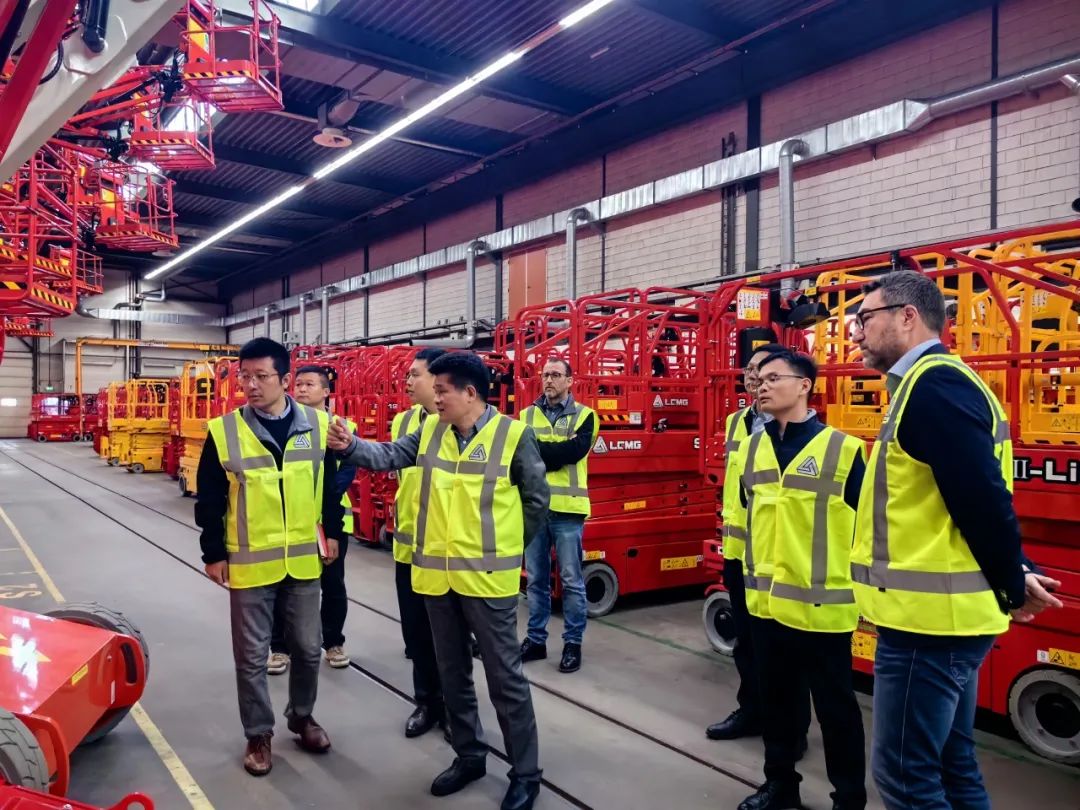 Yu Mengsheng, Chairman of Lingong Heavy Machinery Co., Ltd., visited the European market and inspected and guided the work of European companies.