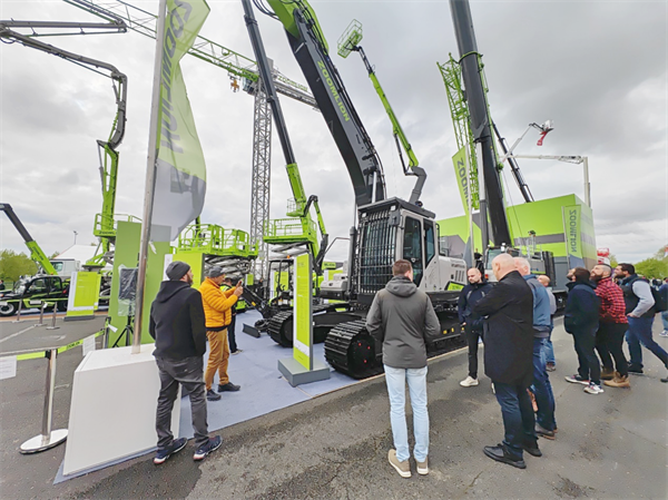 "Dig" to compete in Europe! Zoomlion Earthmoving Machinery Shines at French Construction Machinery Exhibition