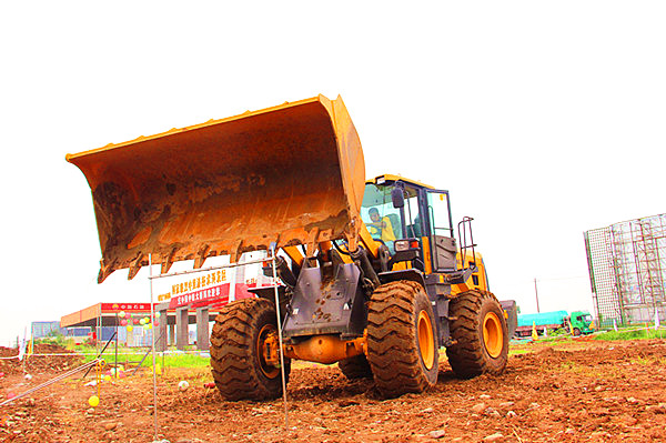 In April 2024, 5309 loaders were sold in the domestic market, with a year-on-year increase of 0.91%.