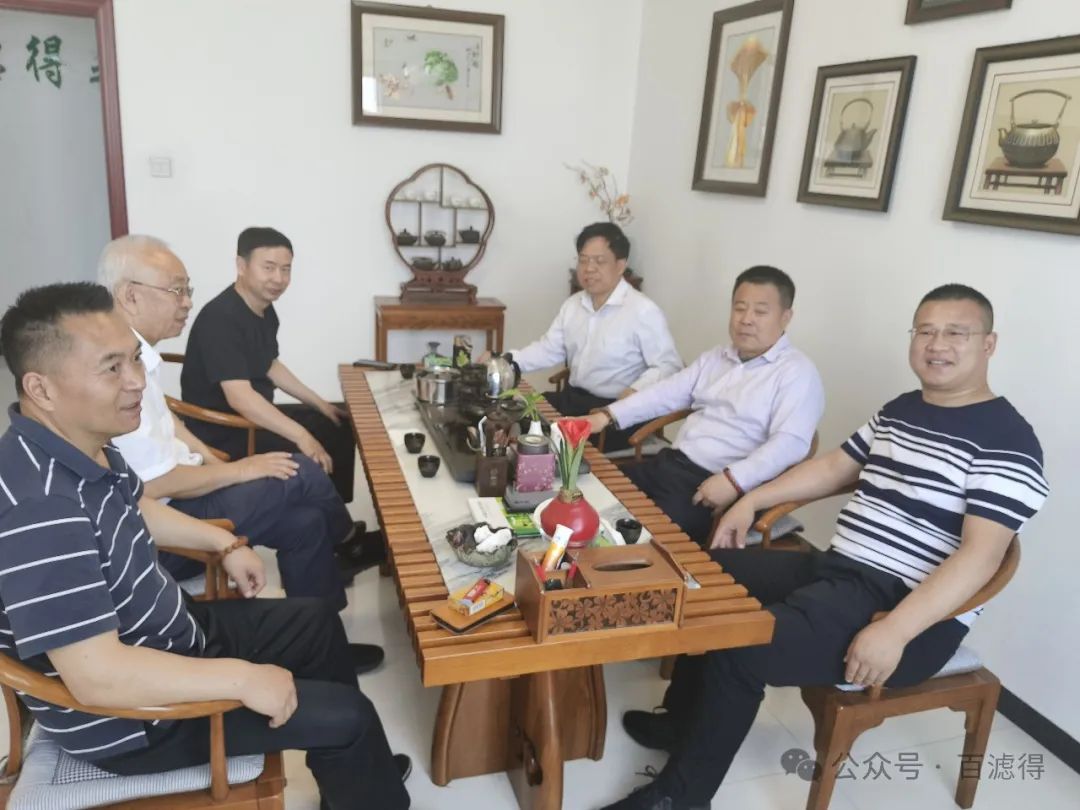 Jing Xiaobo, Executive Vice President of China Heavy Machinery Industry Association, Wang Xiangdong, Professor of Calligraphy, School of Art and Design, Beijing University of Technology, and Li Tao, Party Committee and Head of Inspection Station, were inv