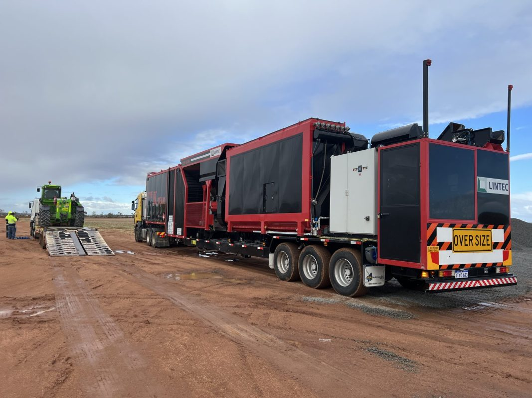 Lintaige Asphalt Mixing Plant Successfully Put into Operation in Australia