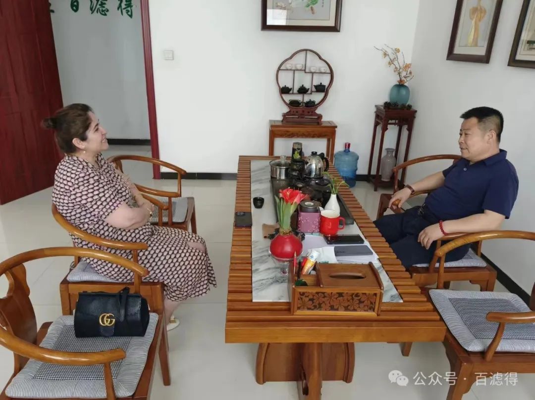 On May 18, Guli, a member of the Steel Structure Committee of Xinjiang Construction Engineering Quality Association, visited and exchanged with Baixuede Company.