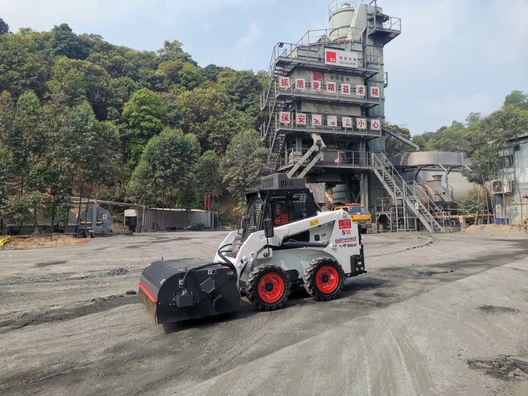 Cleaning Guardian of Mixing Station: Bobcat's Efficient Cleaning Is Recognized