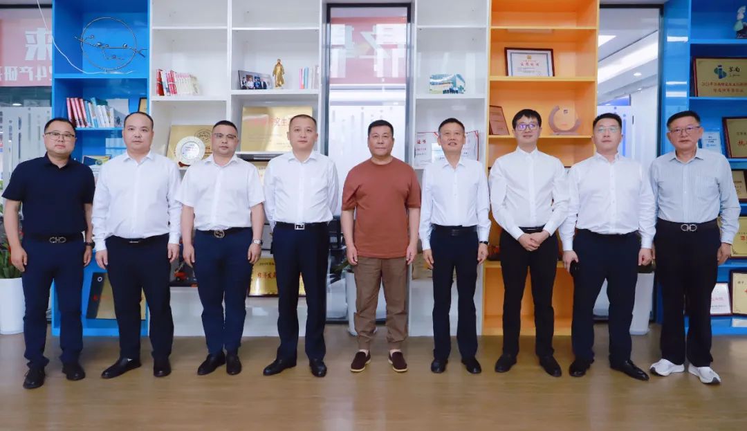 Working Together for Common Development — — Leaders of Beijing Shandong Enterprise Chamber of Commerce and Hunan Shandong Chamber of Commerce Visited Zhongneng for Joint Investigation and Negotiation