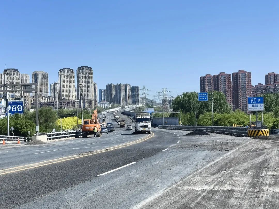 Site Application | Wirtgen New Medium-sized Milling Machine Helps Dalian Donglian Road Elevated Maintenance