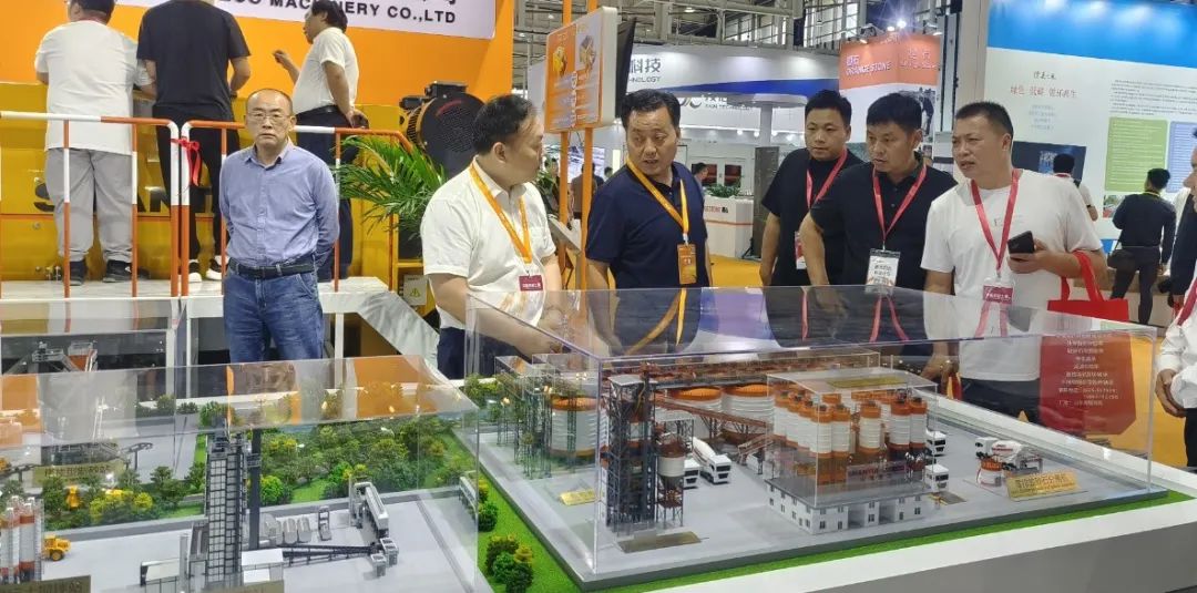 Make Mixing Easier? Shantui Products Appear at 2024 China Concrete Exhibition