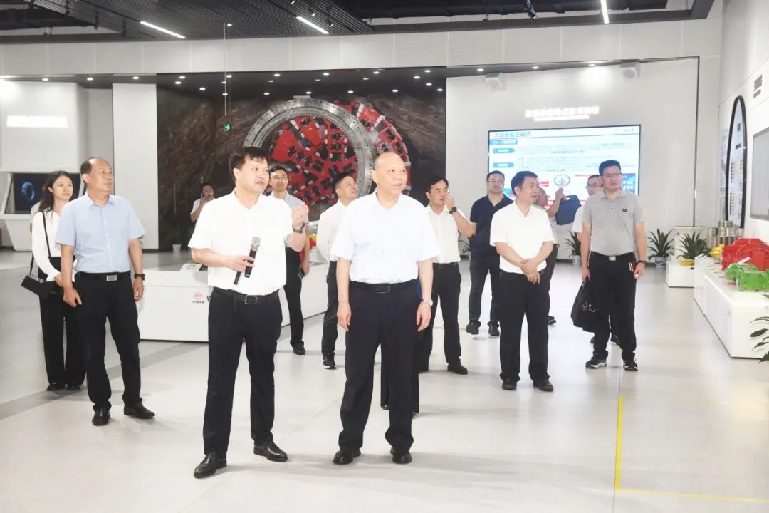 Li Jianzhong, Vice Governor of Hunan Province, and His Delegation Visited Railway Construction Heavy Industry for Investigation