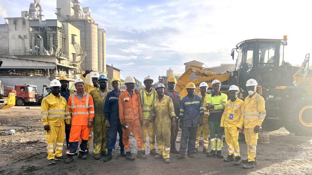 Batch delivery of Liugong equipment to Congo Cement Plant