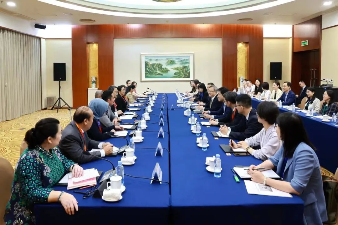 Wang Shouwen, International Trade Negotiator and Vice Minister of the Ministry of Commerce, Investigates in Guangxi Meisida Group