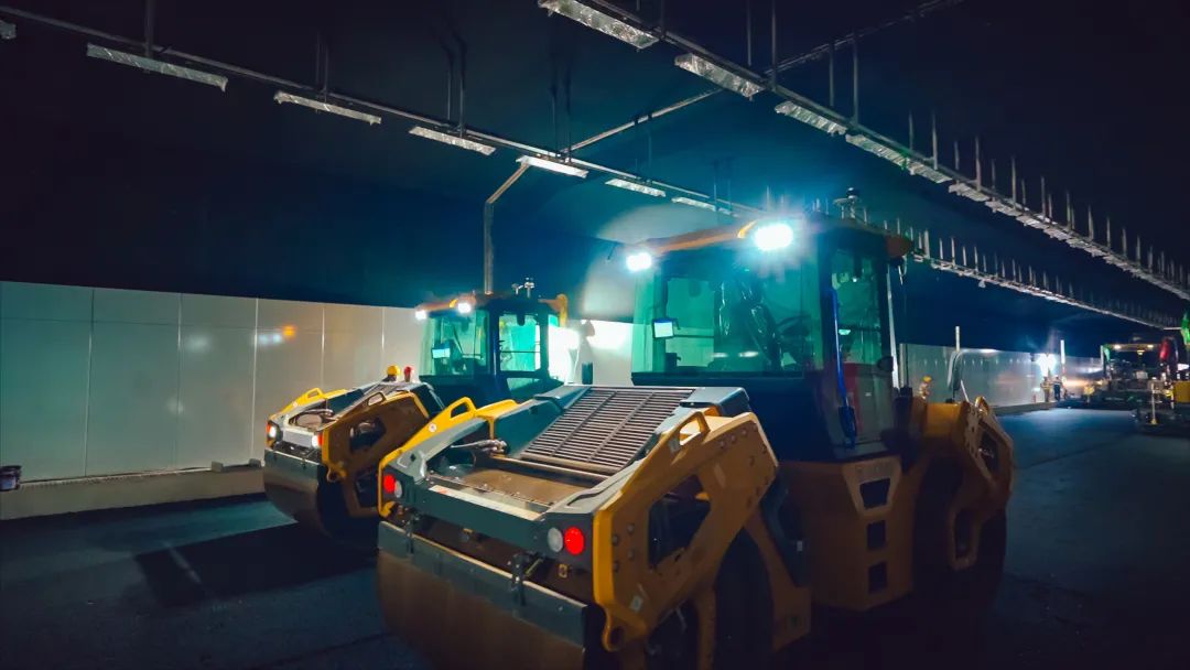 Main line acceptance! XCMG Digital Intelligence "Black Technology" Helps Shenzhen Tunnel Pavement to Be Fully Connected!