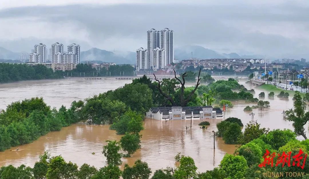 Fight through the night! Sanyi Rescue Team rushed to Xiangyin and Pingjiang!